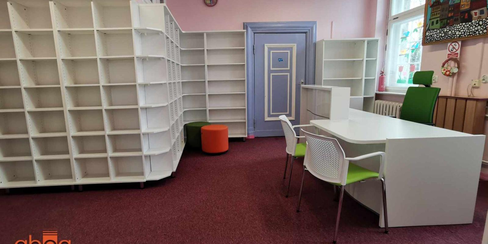 042-regay-biblioteczne-palermo