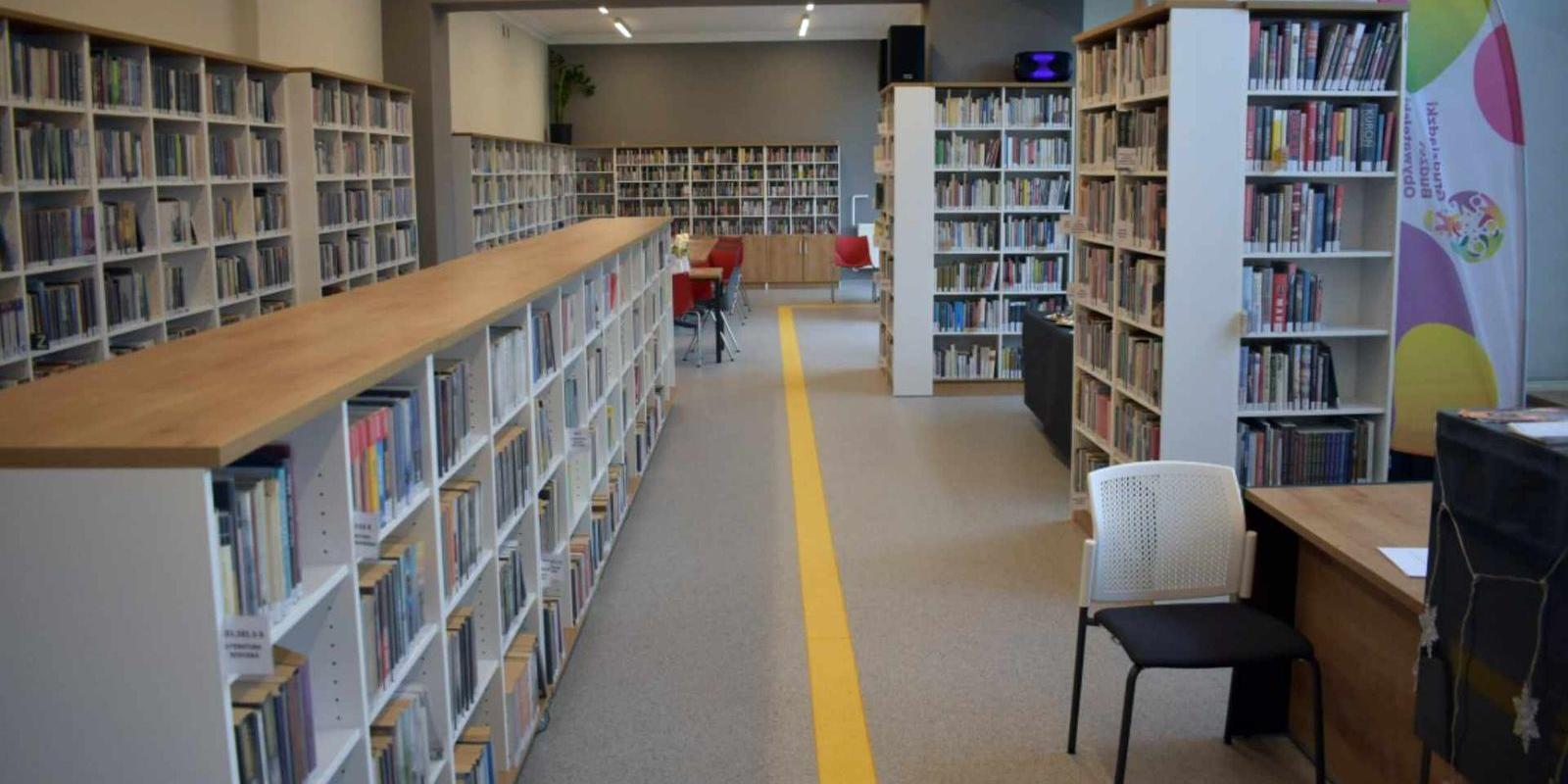 092-regay-biblioteczne-palermo